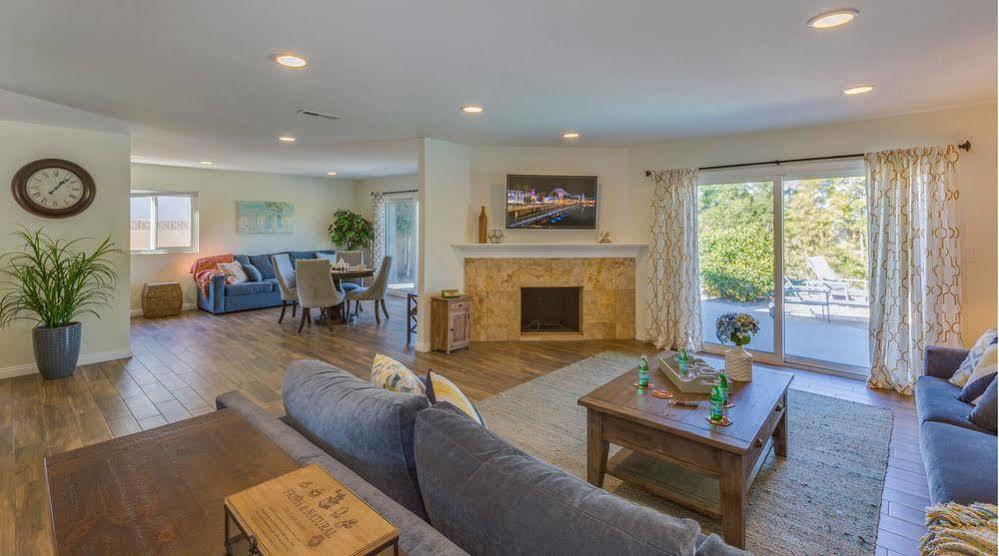 Appartement Oshkosh Luxurious Escape à Anaheim Extérieur photo