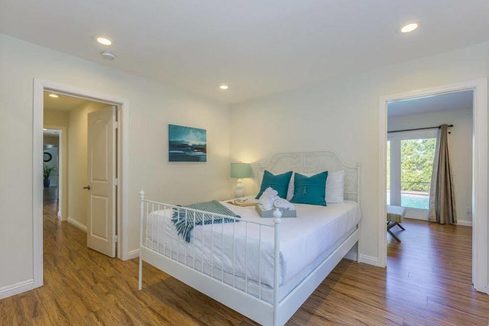 Appartement Oshkosh Luxurious Escape à Anaheim Extérieur photo